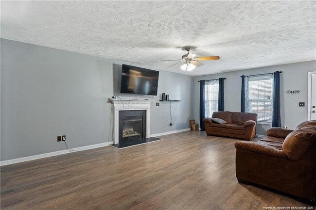 Building Photo - 717 Lenoir Dr