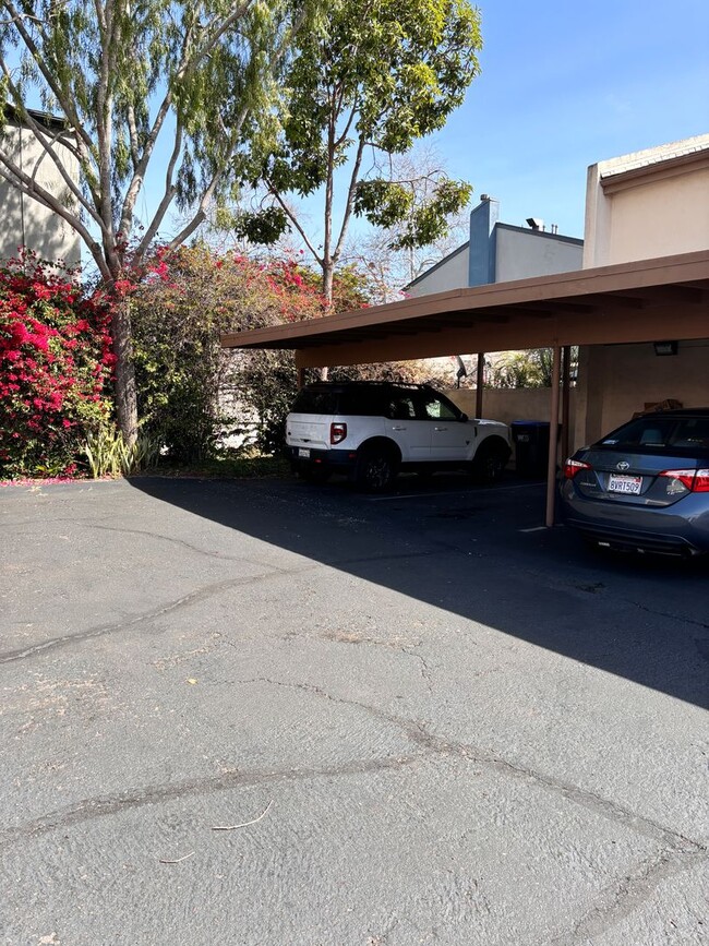 Building Photo - 2BD/2BA TOWNHOUSE FOR RENT IN CLAIREMONT! ...