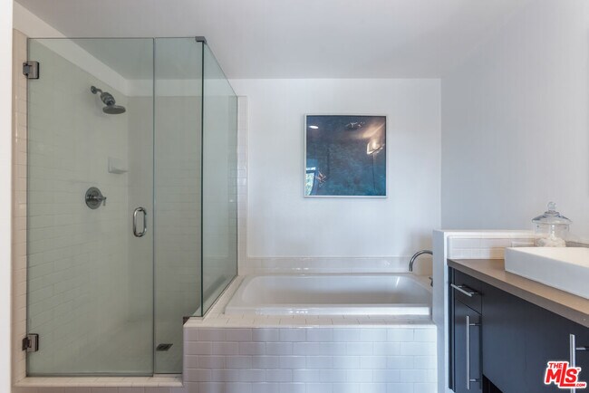 Building Photo - 13045 Pacific Promenade