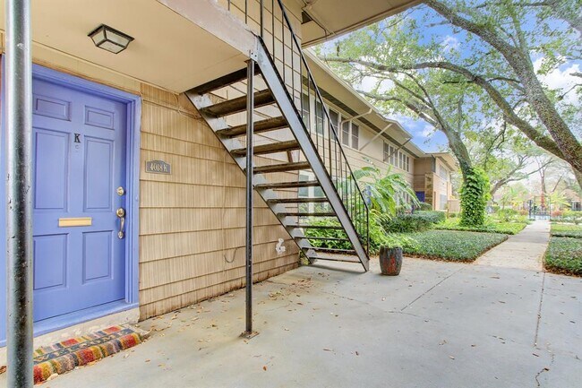 Building Photo - 4018 Blue Bonnet Blvd