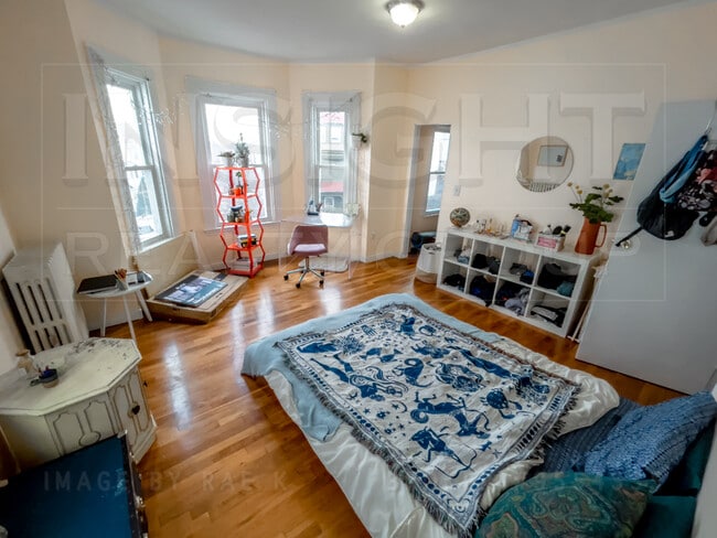 Primary Photo - 18 Egleston St