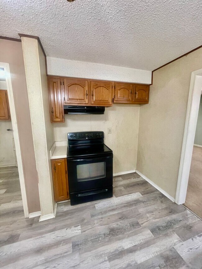 Building Photo - 1710 South Ave