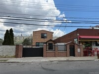 Building Photo - 919 Crescent St.