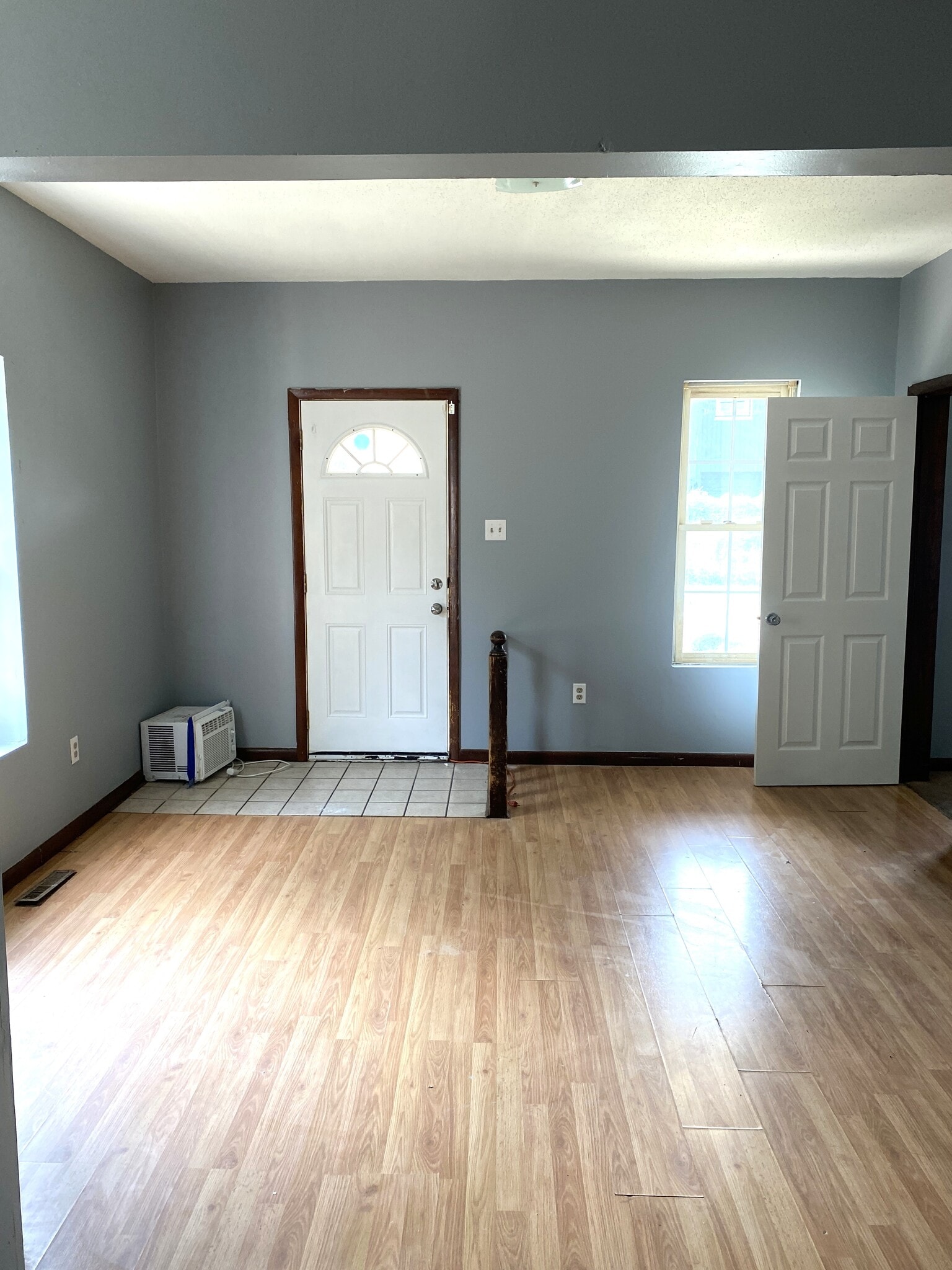 Building Photo - 610 W 19th St