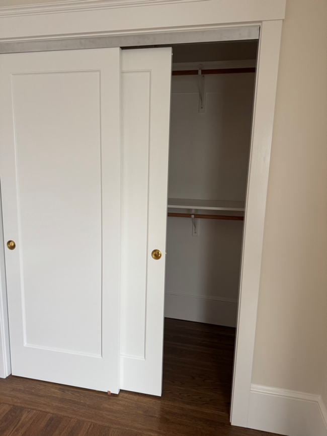 Building Photo - Welcome to this charming 2-bedroom, 1-bathroom in South San Francisco