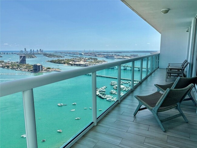 Building Photo - 1800 N Bayshore Dr