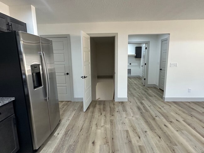 Building Photo - NEW CONSTRUCTION 5 Bed 3 Bath w/ Walk Out ...