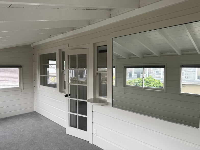 bedroom with 4 big windows - 8252 Rees St