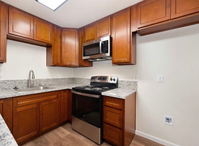 Building Photo - 6340 Sorrell Ct