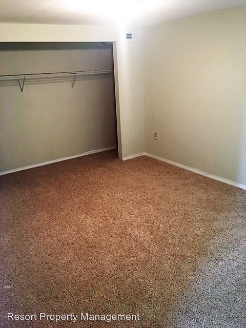 Building Photo - 2750 N Cranston Ct