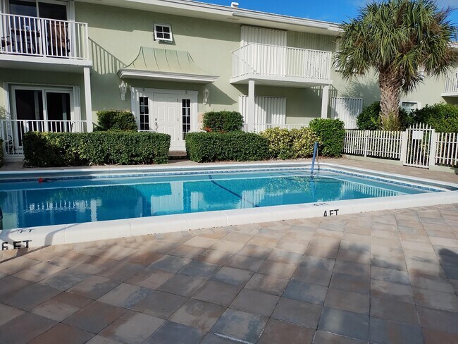 Building Photo - 5500 Old Ocean Blvd