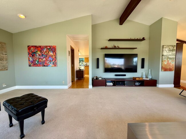 Building Photo - Unique 4 Bedroom House with OCEAN VIEWS in Sunset Cliffs! Fully Furnished! 6 Month Lease Term!