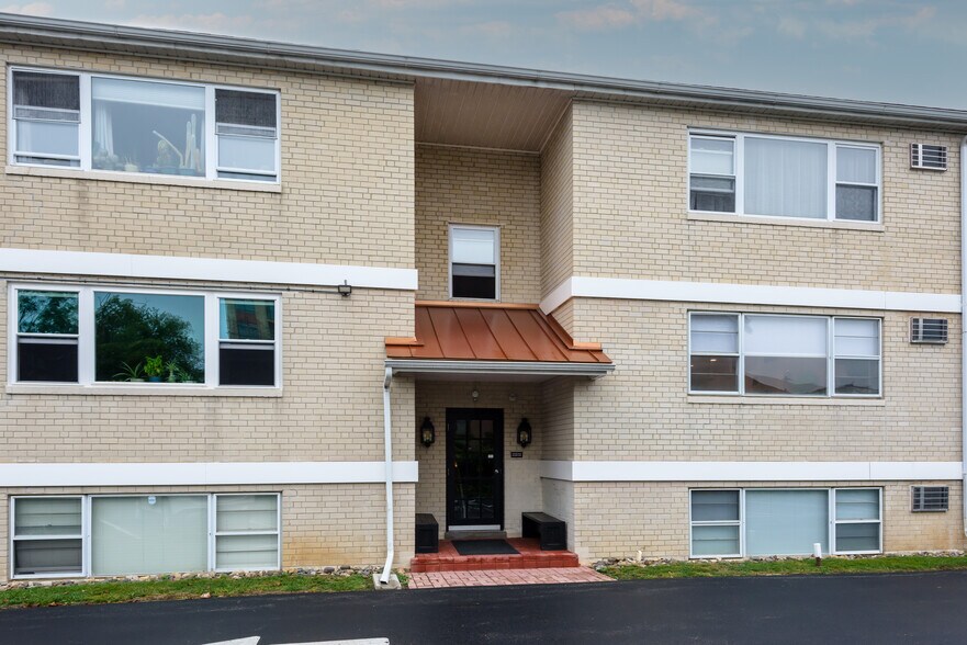 Building Photo - 48 Llanfair Rd