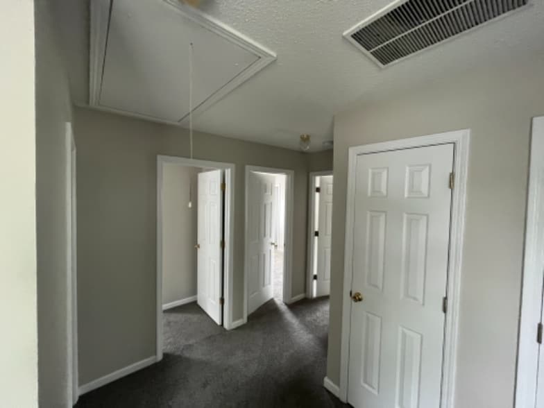 Building Photo - 2863 Warhorse Pl