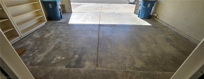 Building Photo - 313 Beethoven St