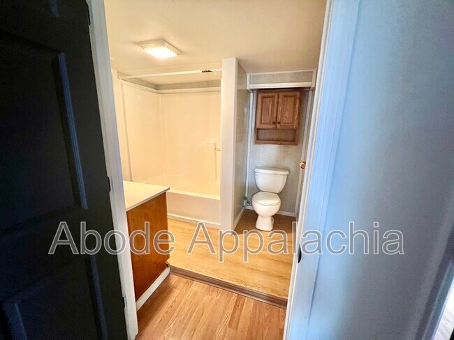 Building Photo - 1233 Collins Hwy