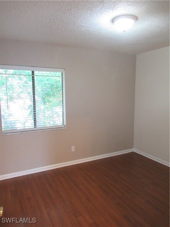 Building Photo - 4605 Bayshore Dr