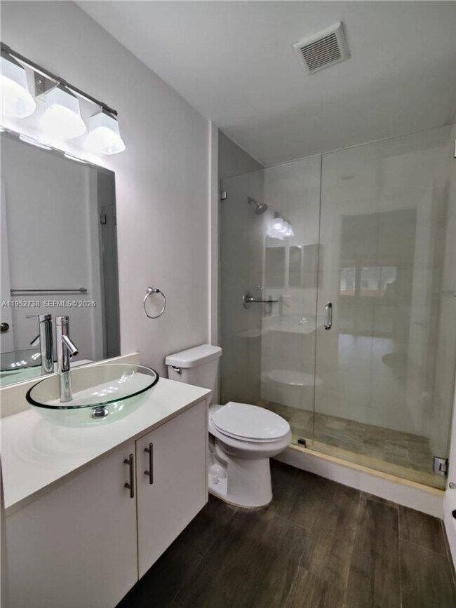 Building Photo - 5201 SW 31st Ave