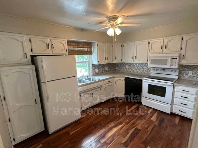 Building Photo - 804 NE 66th Terrace