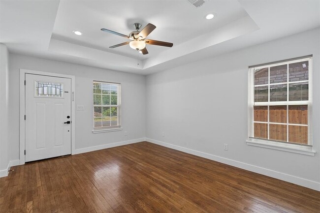 Building Photo - 4607 Ribbecke Ave