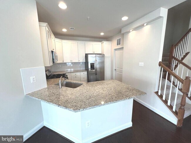 Building Photo - 2634 Dragon Fly Way
