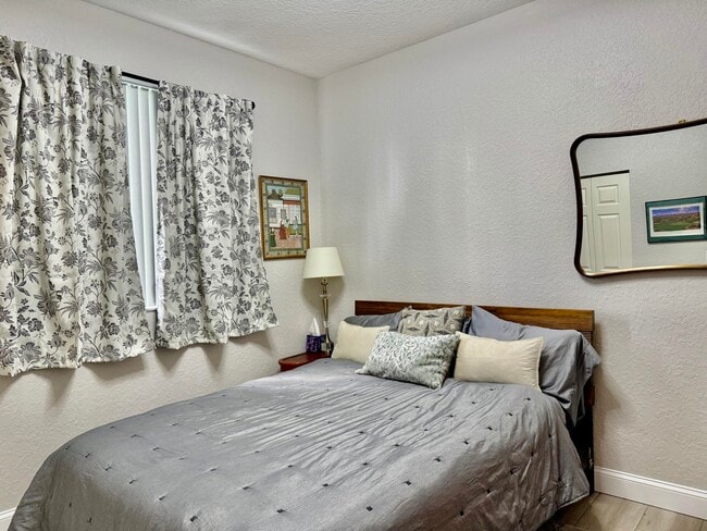 Building Photo - 8082 Aberdeen Dr