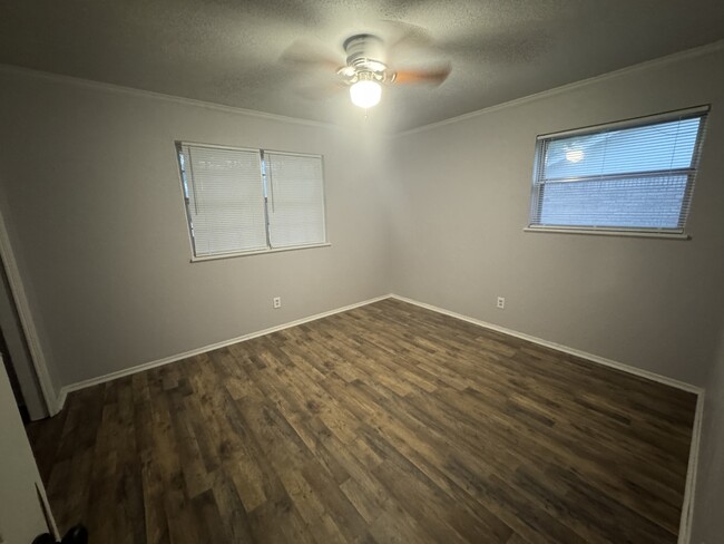 Building Photo - 516 Richland Dr