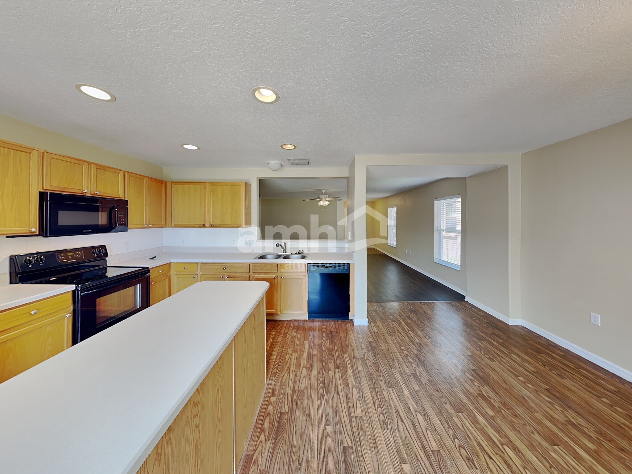 Building Photo - 10512 Boyette Creek Blvd