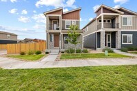 Building Photo - Modern 4BD/3BA Home with Covered Balcony &...
