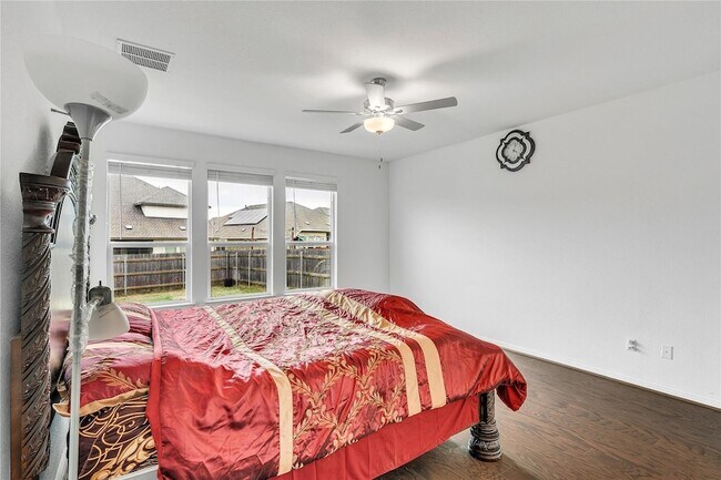 Building Photo - 133 Lenera Dr