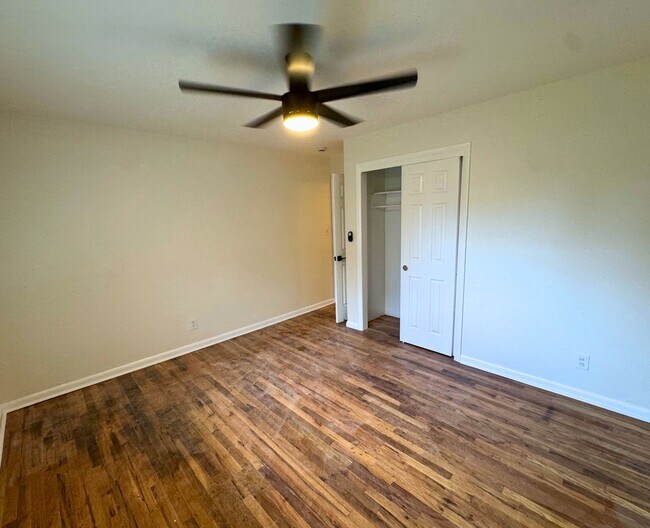 Building Photo - 417 S Owens St