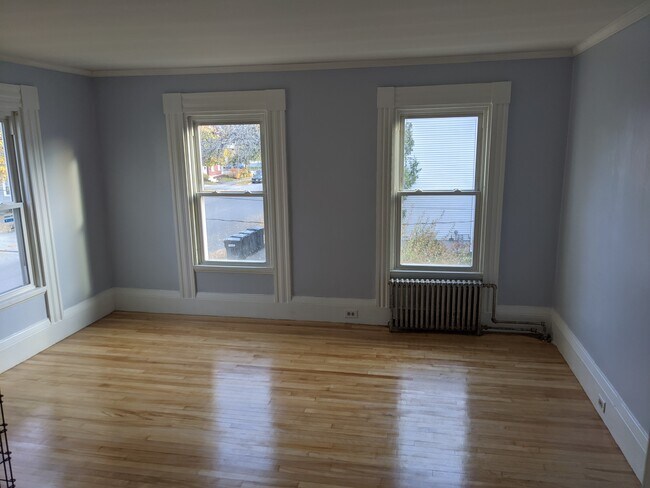 Building Photo - 160 Essex St