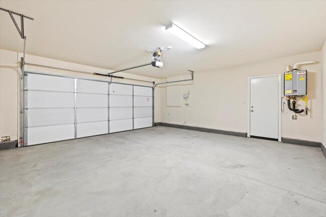 Building Photo - 5547 Lasso Dr