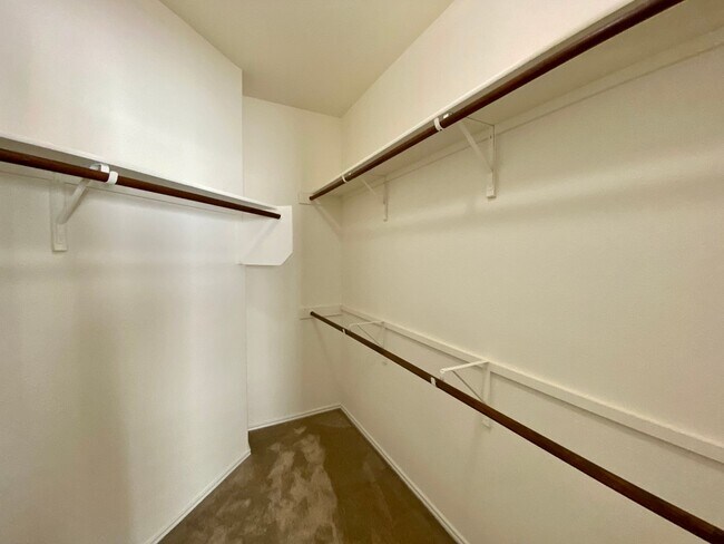 Building Photo - 466 Eagle Brook Ln