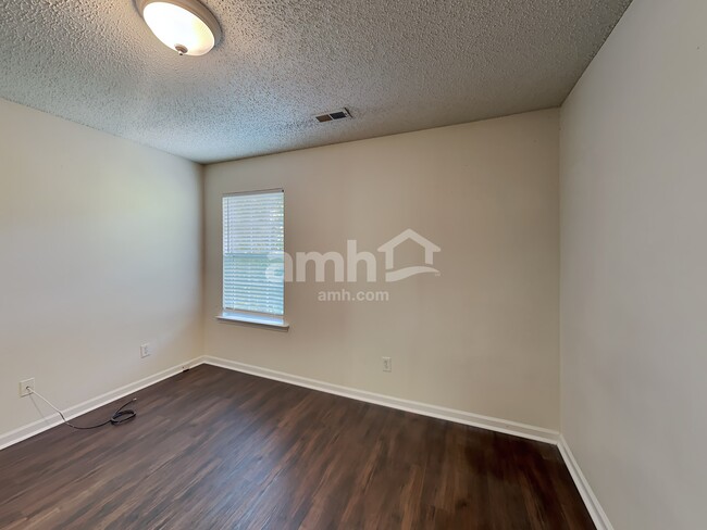 Building Photo - 516 Grantham Ln