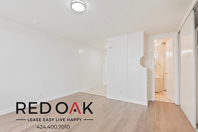 Building Photo - 509 S Manhattan Pl