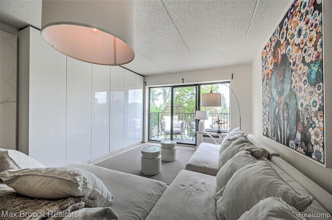 Building Photo - 35300 Woodward Ave