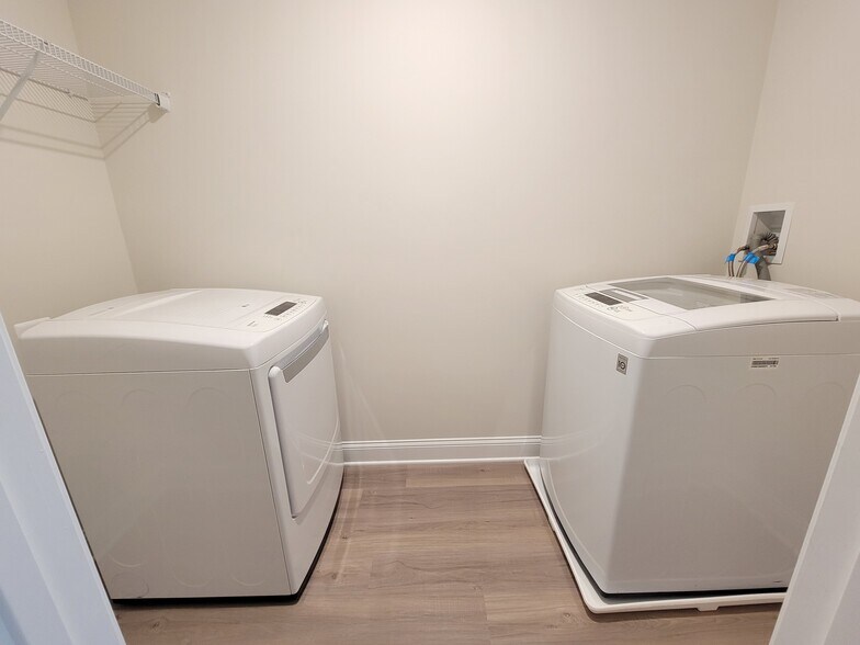 Building Photo - 10101 Amelia Ct