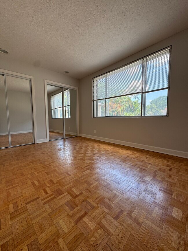 Building Photo - The Charlotte