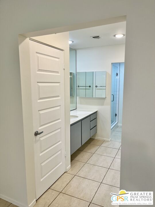 Building Photo - 2559 Whitewater Club Dr