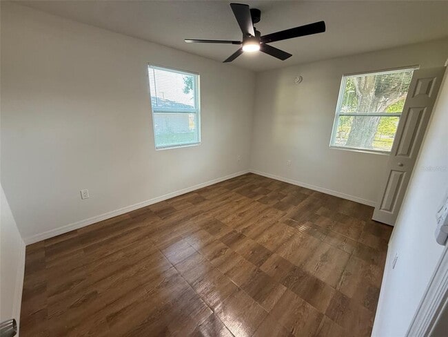 Building Photo - 1207 30th Ave E