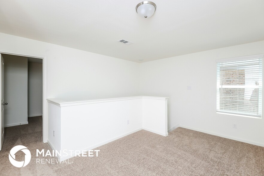 Building Photo - 525 Canoe Way