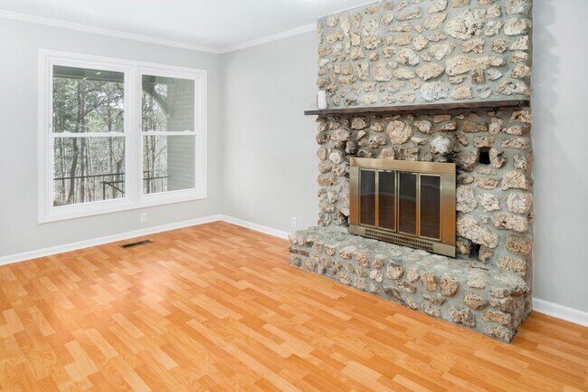 Building Photo - 16 Malaga Cir