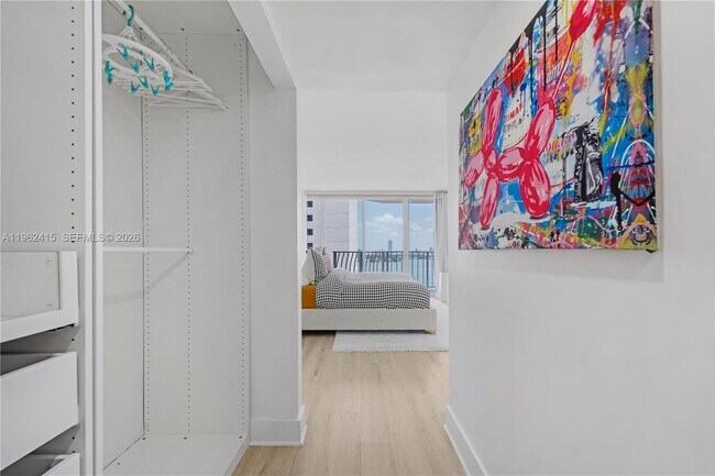 Building Photo - 7601 E Treasure Dr