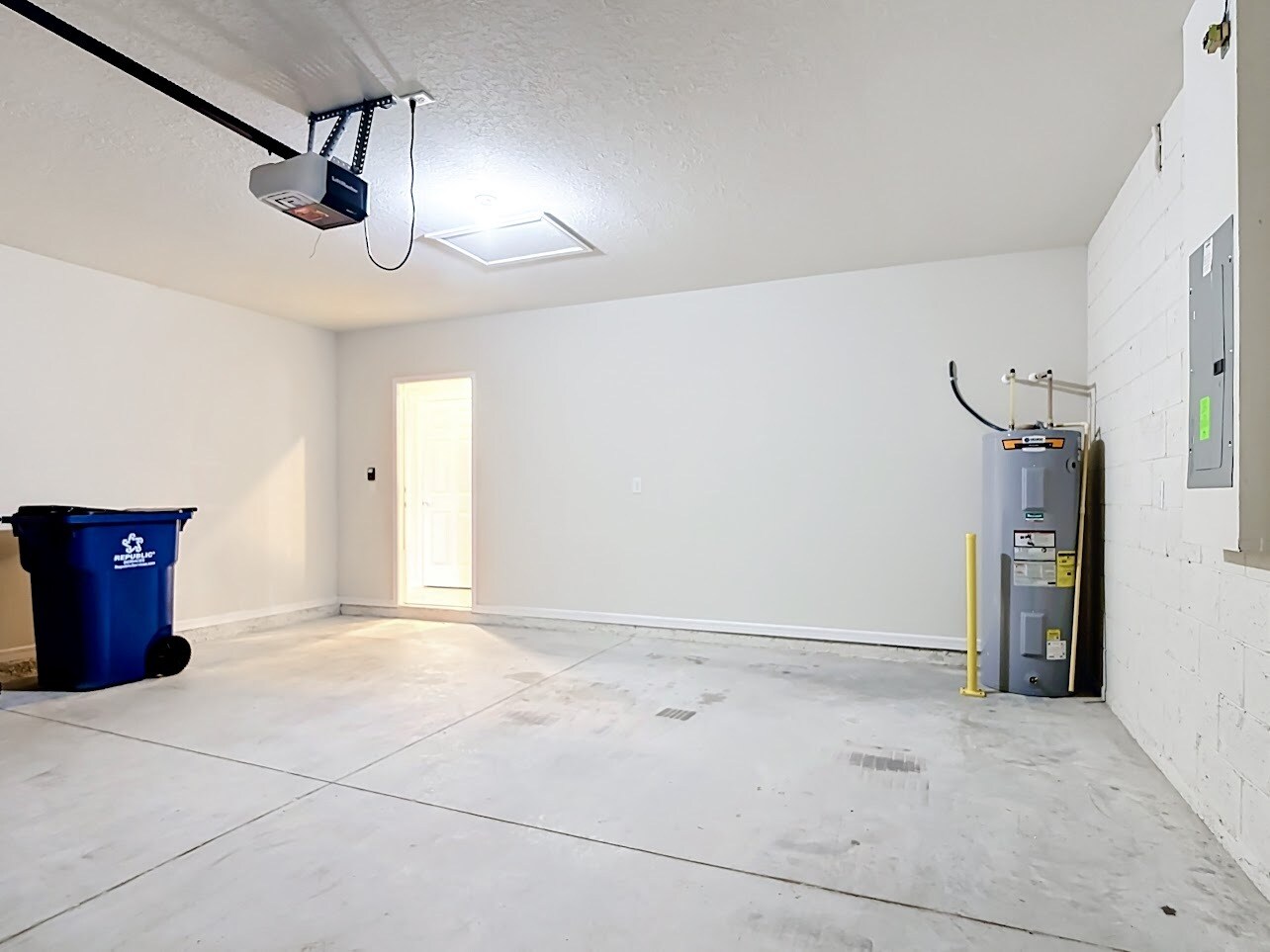 Building Photo - 1539 Aspen Ave
