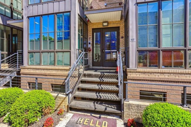 Building Photo - 625 Park Rd NW