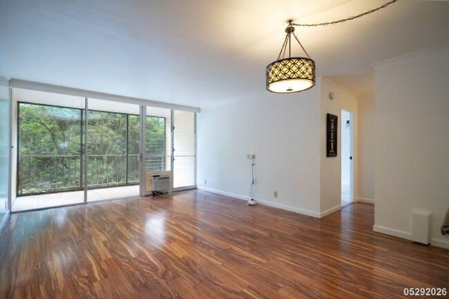 Building Photo - $2,550 / 2br - 793ft2 - Maintained and Freshly Painted 2BR/1BA/2PKG unit in Waikalani Woodland (M...