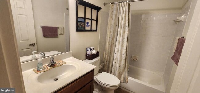 Building Photo - 3500 Thomas Pointe Ct