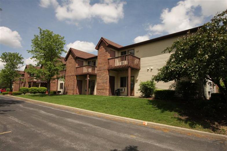Brentwood Park Apartments 2510 Farnsworth Dr Fort Wayne IN 46805
