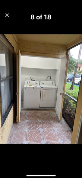 Building Photo - 10500 SW 155th Ct